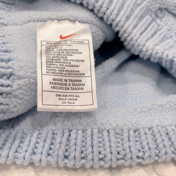 Light Blue Nike Swoosh Cable Knit Pom Beanie OS - Picture 4 of 6